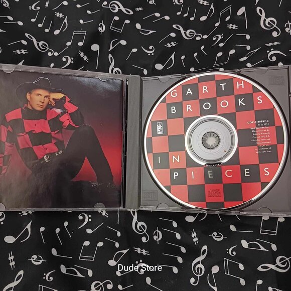 Garth Brooks - In Pieces - 10 Songs  1993 CD - Picture 2 of 4